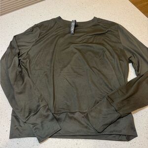 Vuori Long Sleeve Top – Size Small